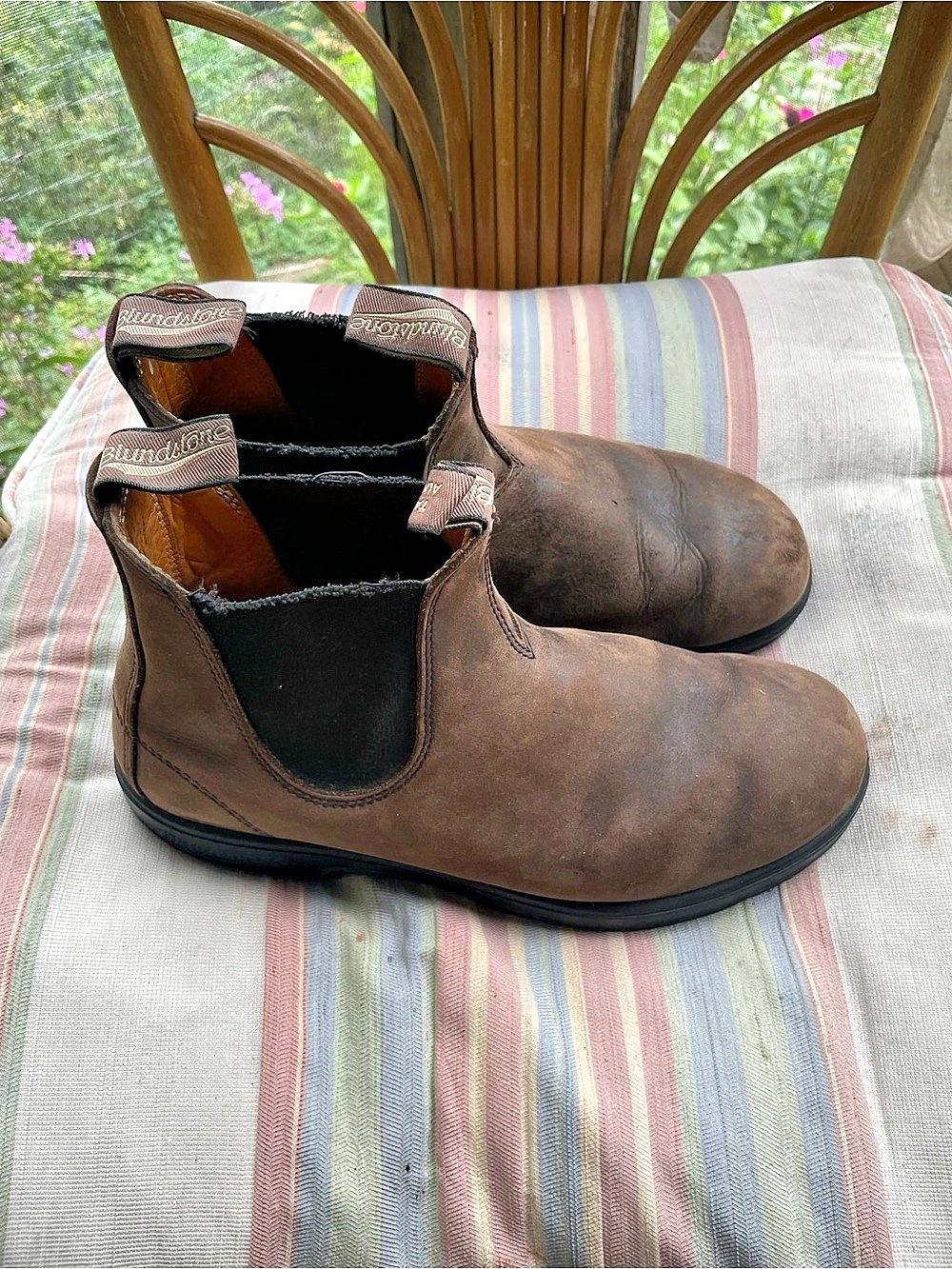 Blundstone #585 Brown & Black Leather Chelsea Boots US 9 MENS / 11 WOMENS